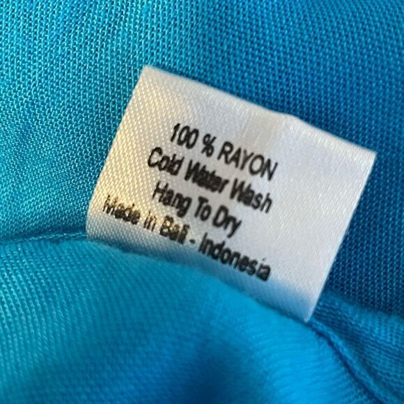 Island Planet Batwing Tie Dye Coverup - Picture 6 of 6